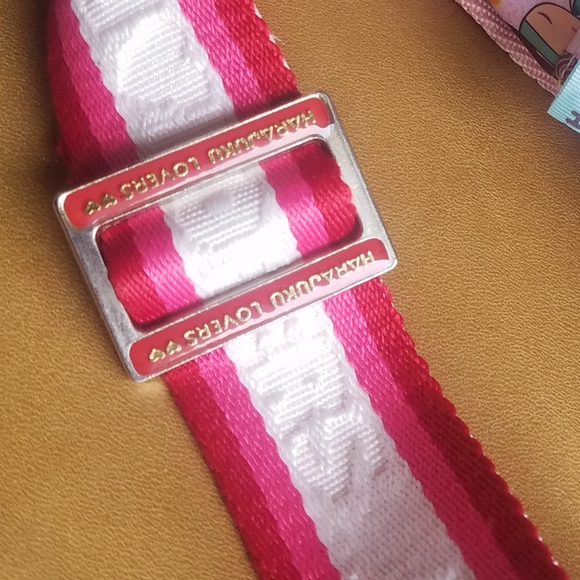 Vintage Harajuku Lovers Pink Graphic Crossbody Shoulder Bag W/ Enameled Charms - Picture 4 of 14